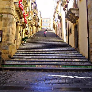 Palazzo Aprile 2*, Caltagirone Italia